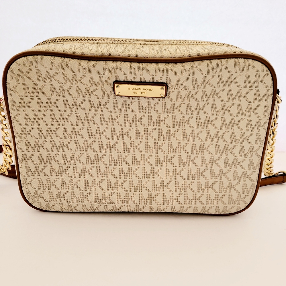 Michael Kors Jet Set Vanilla signature crossbody bag